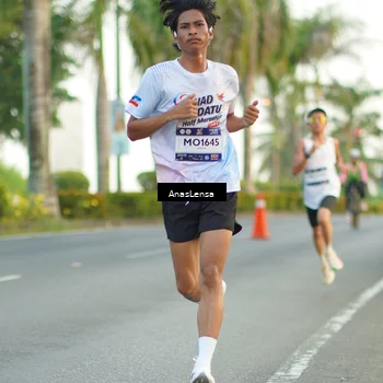 Runner Photo 7748139