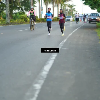 Runner Photo 7748192