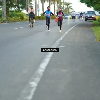 Runner Photo 7748193