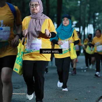 Runner Photo 7748200