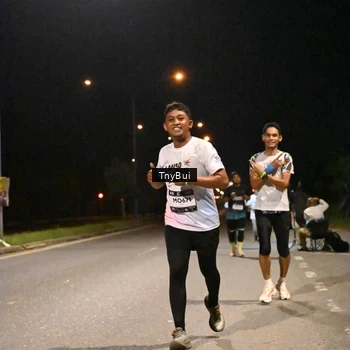 Runner Photo 7748258