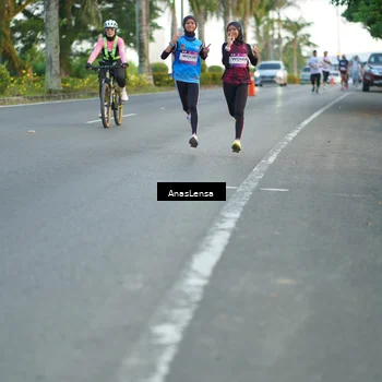 Runner Photo 7748278