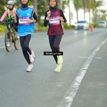 Runner Photo 7748309