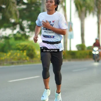 Runner Photo 7748325