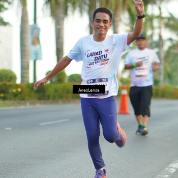 Runner Photo 7748331