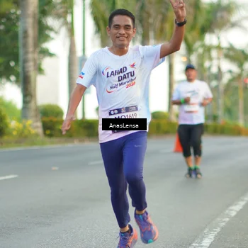 Runner Photo 7748339