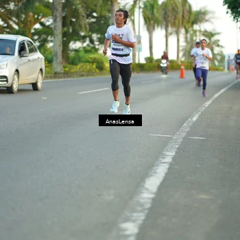 Runner Photo 7748343