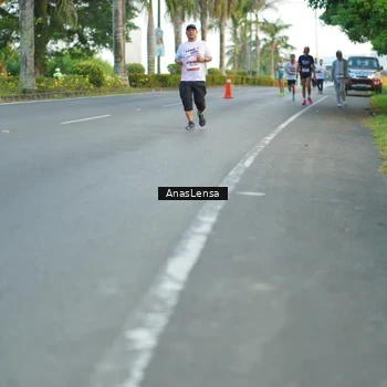 Runner Photo 7748359