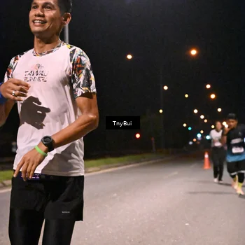 Runner Photo 7748373
