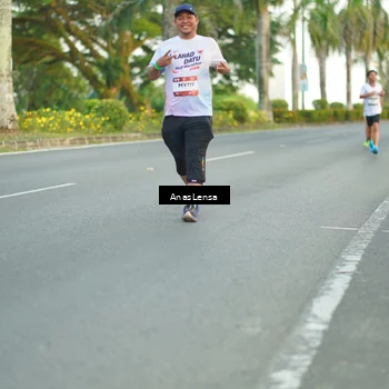 Runner Photo 7748379