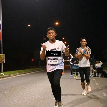 Runner Photo 7748380