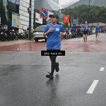 Runner Photo 7748400