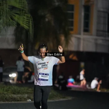 Runner Photo 7748457