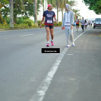 Runner Photo 7748487