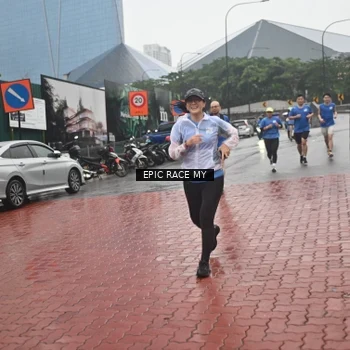 Runner Photo 7748498