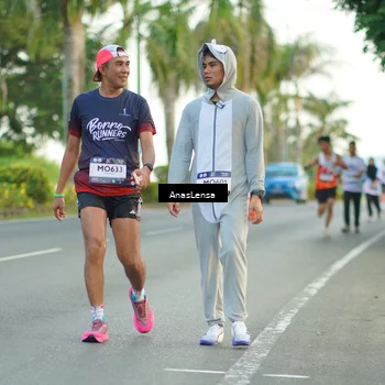 Runner Photo 7748508