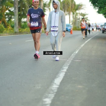 Runner Photo 7748515