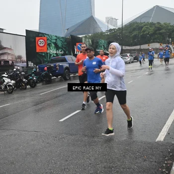 Runner Photo 7748551