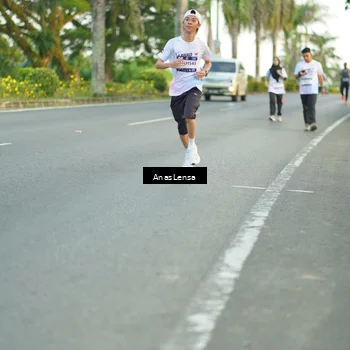 Runner Photo 7748563