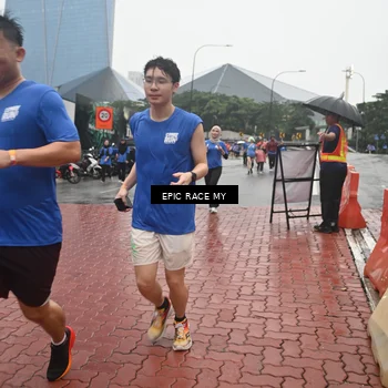 Runner Photo 7748570