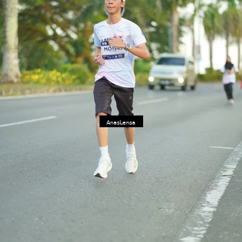 Runner Photo 7748572