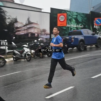Runner Photo 7748598