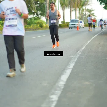 Runner Photo 7748618