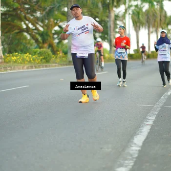 Runner Photo 7748636