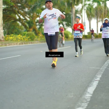 Runner Photo 7748644