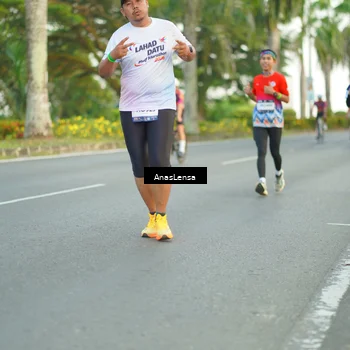 Runner Photo 7748653