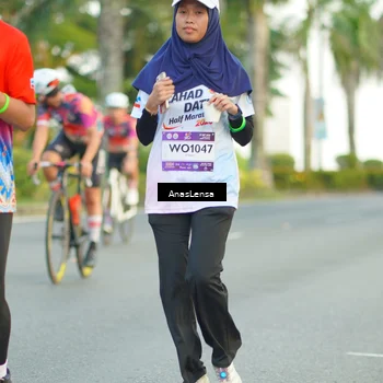 Runner Photo 7748700