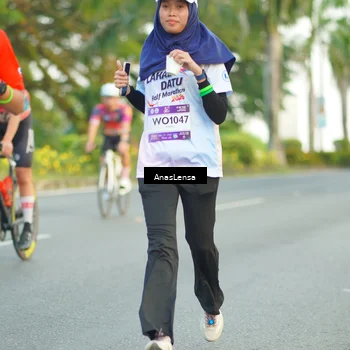 Runner Photo 7748702