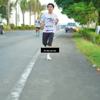 Runner Photo 7748824