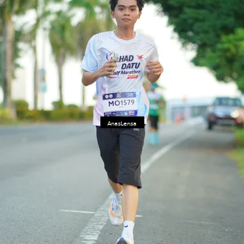 Runner Photo 7748838