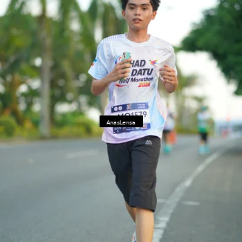 Runner Photo 7748845