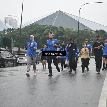 Runner Photo 7748850