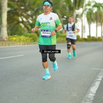 Runner Photo 7748883