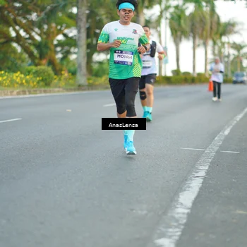 Runner Photo 7748885