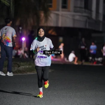 Runner Photo 7748890