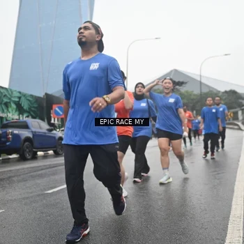 Runner Photo 7748915