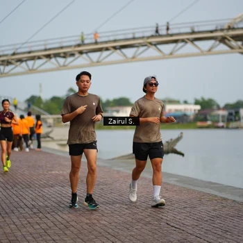 Runner Photo 7748917