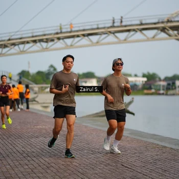 Runner Photo 7748918