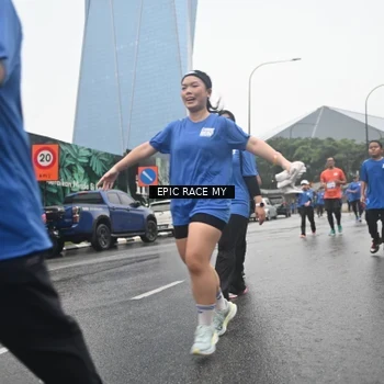 Runner Photo 7748924