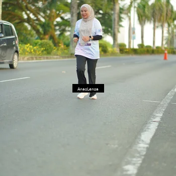 Runner Photo 7748975