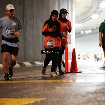 Runner Photo 7749002