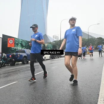 Runner Photo 7749009