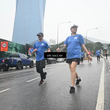 Runner Photo 7749010