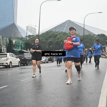 Runner Photo 7749015
