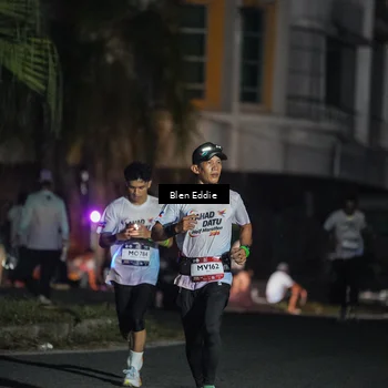 Runner Photo 7749042