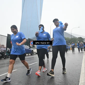 Runner Photo 7749053